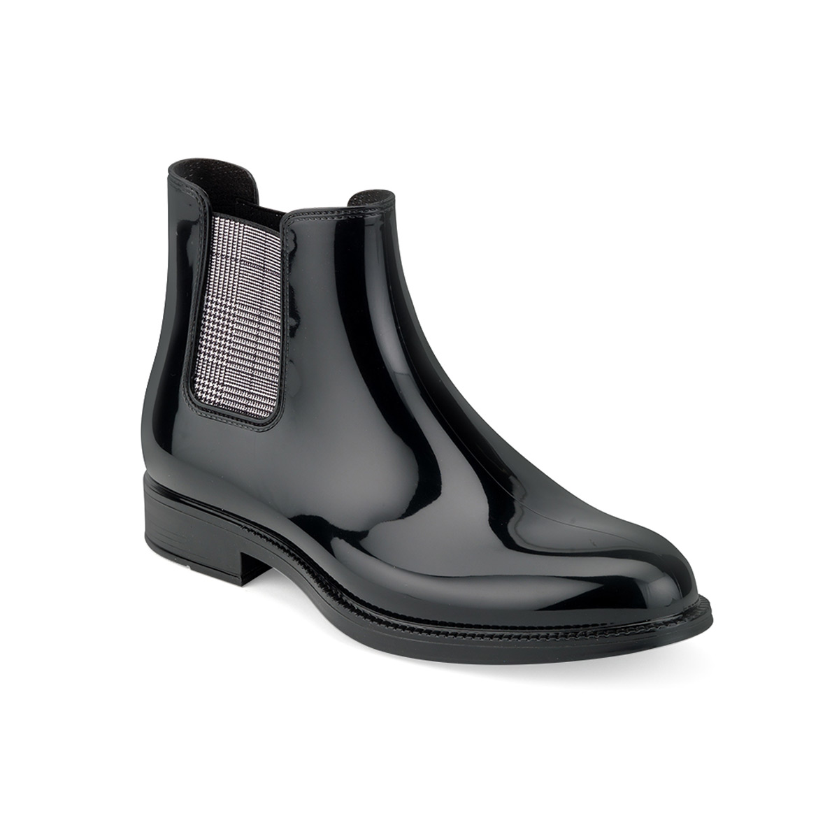 chelsea rain boot in bright PVC and in a solid colour