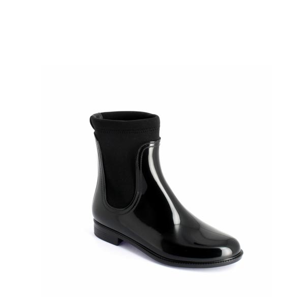 Chelsea boot lined with neoprene