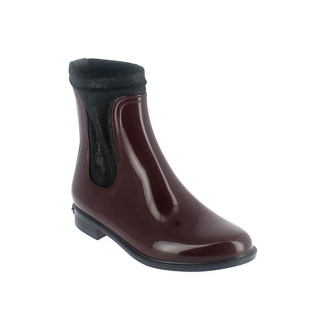 Stivaletto chelsea bordeaux con fodera in velluto elasticizzato spigato