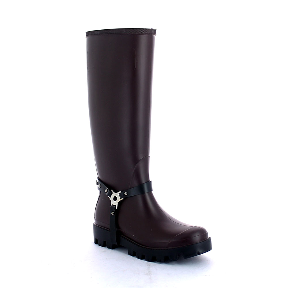 Wellington boot in Sanguinaccio pvc with studded stirrup