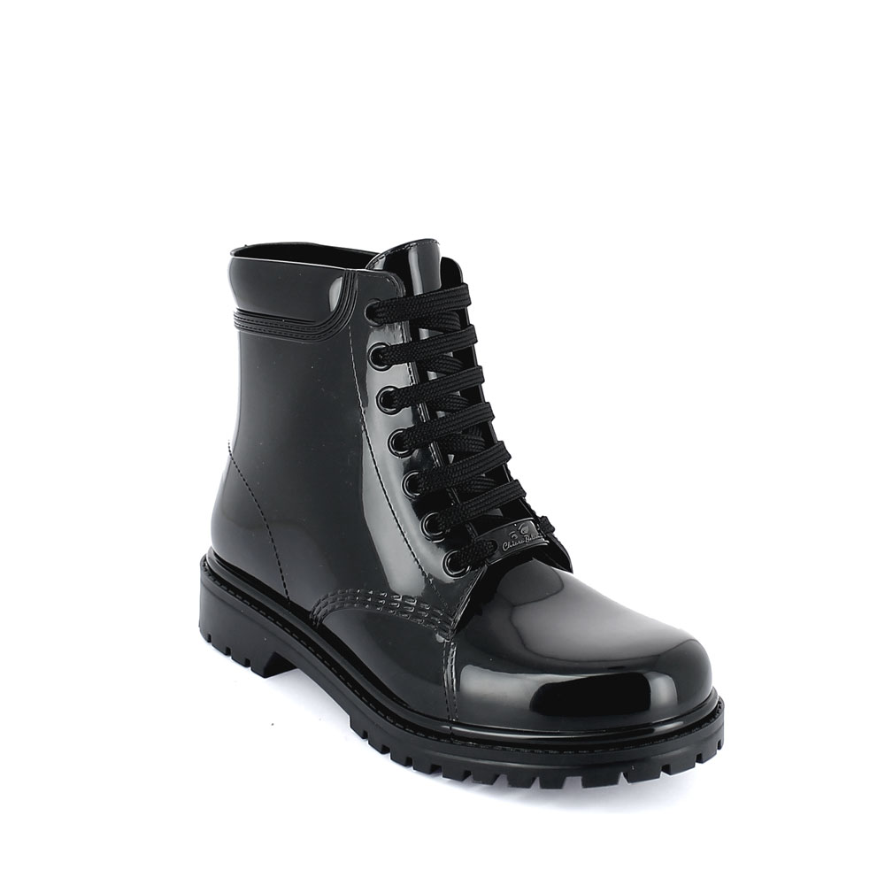 Short laced up boot in black solid colour pvc