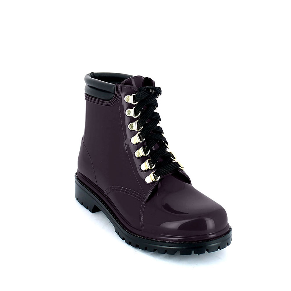 Short laced up walking boot in Bordeaux pvc with leatherette padded trim
